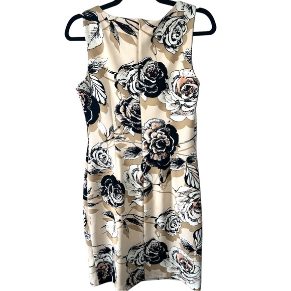 𝐏𝐄𝐀𝐂𝐇 𝐕𝐄𝐋𝐕𝐄𝐓 | FLORAL RUCHED SLEEVELESS DRESS - Picture 3 of 10